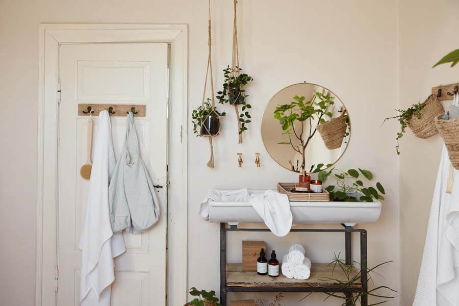 Złote dodatki do domu i mieszkania – jak i gdzie je wykorzystać?