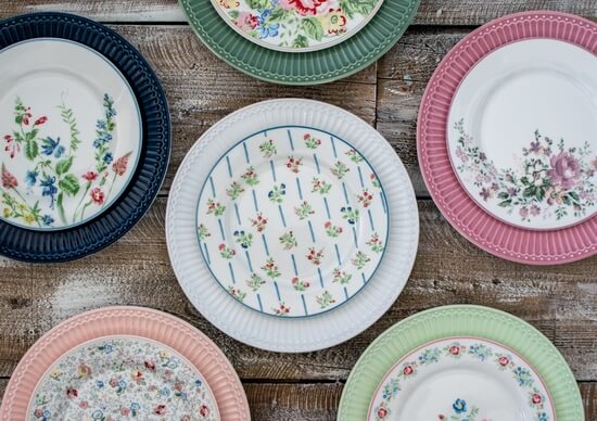 stylowe talerze w kwiatki