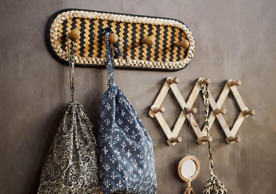 wieszaki w przedpokoju