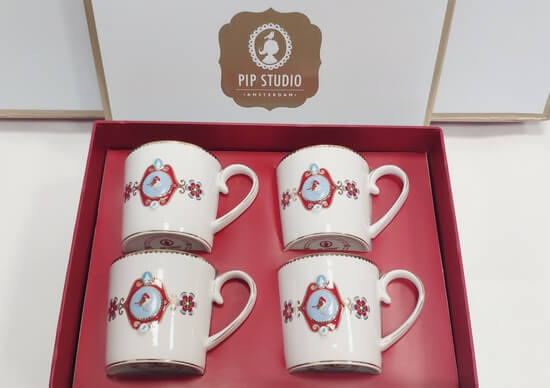 Piękne nowe kubki do mieszkania