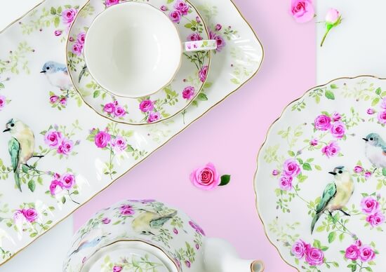 zestaw talerzy w kwiatki Spring Time